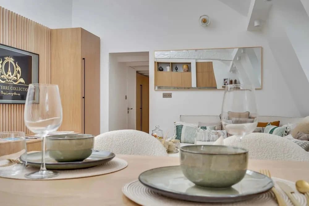 Historical Apartment in the Heart of Paris - 4 - photo 17