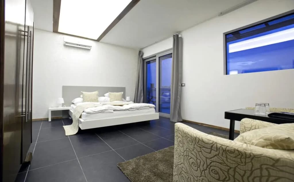 Parliament Penthouse Boutique B&B - photo 5