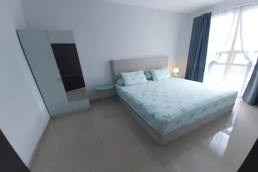 Lush Lakeside - Citra Luxury Apartments - photo 15