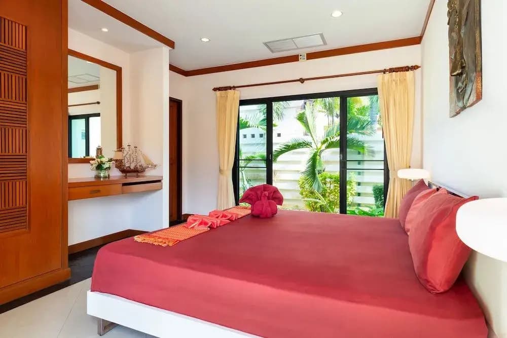 Boutique 3BR Pool Villa Bianca NaiHarn - photo 5