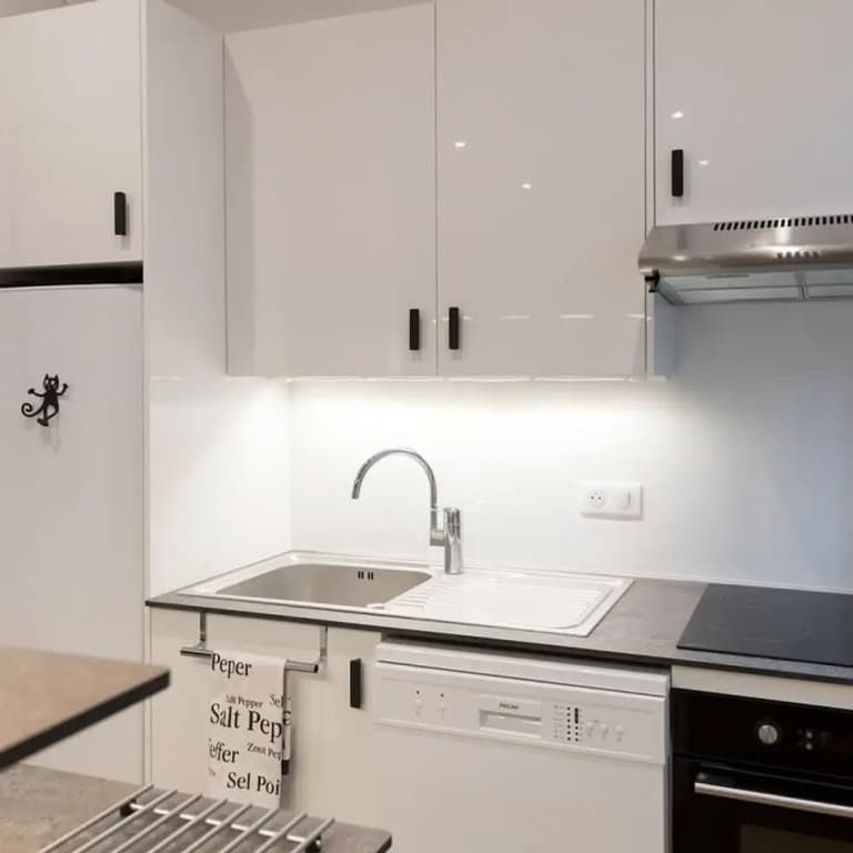 Stylish Sevre I Chic 1-br in the Heart of the 6th - photo 10