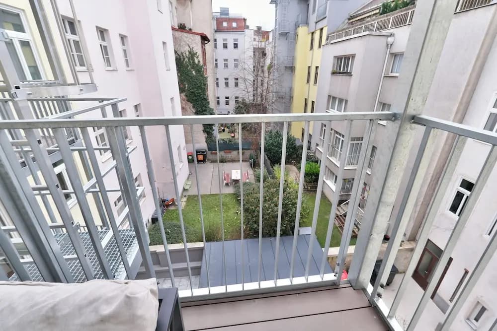 Vienna Lotus Apartment - photo 8
