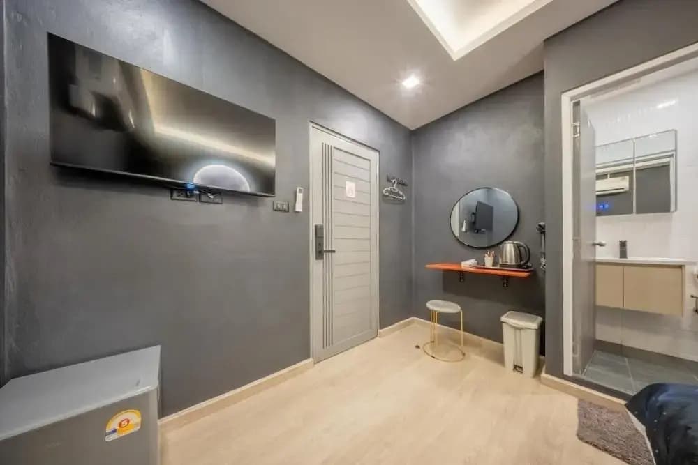 Space Station Hostel - photo 15