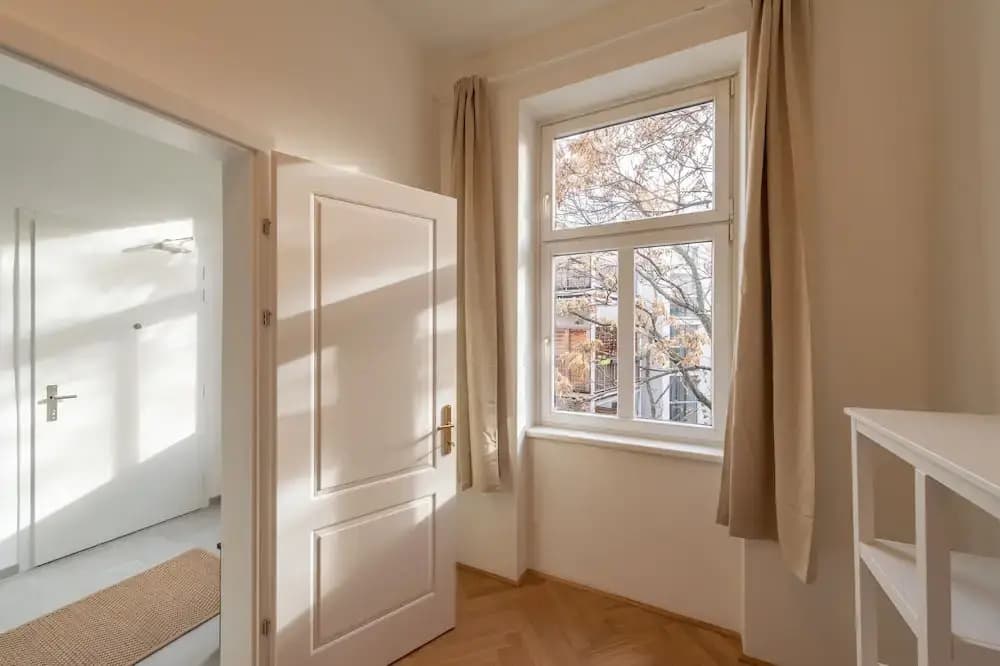 Wallenstein Apartments - photo 2