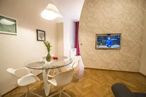 Bourgeois Apartment in Cultural Heritage Building by Ruterra - photo 10
