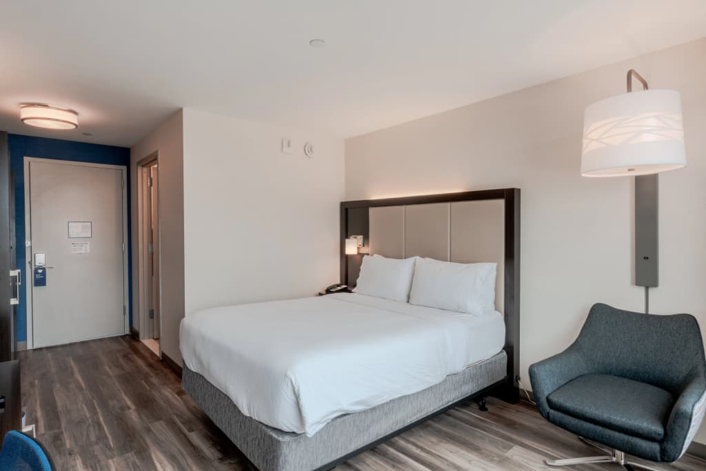 Holiday Inn Express Long Island City E New York by IHG - photo 5