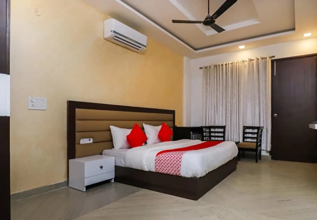 Nights Inn BY OYO Rooms - photo 4