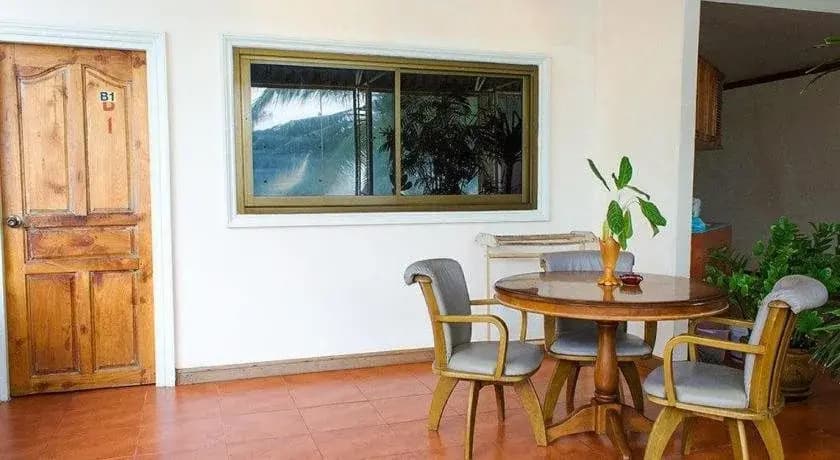 Baan Natacha Beachfront Guesthouse - photo 6