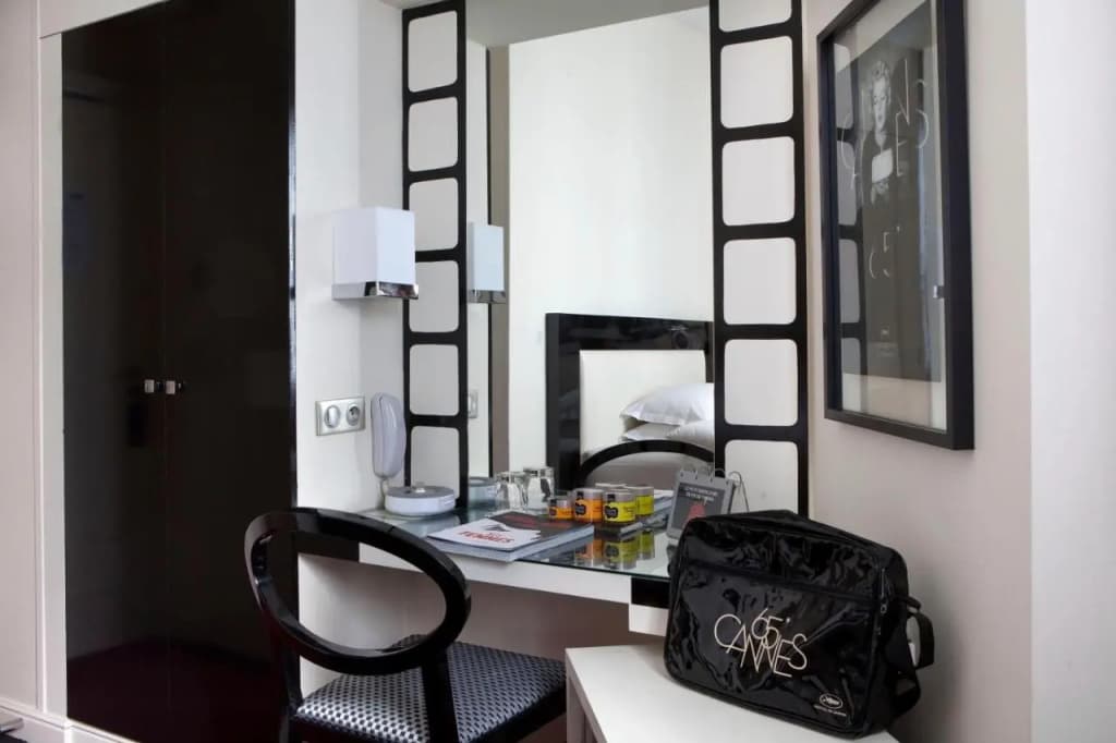 Le Petit Madeleine Hôtel - photo 18
