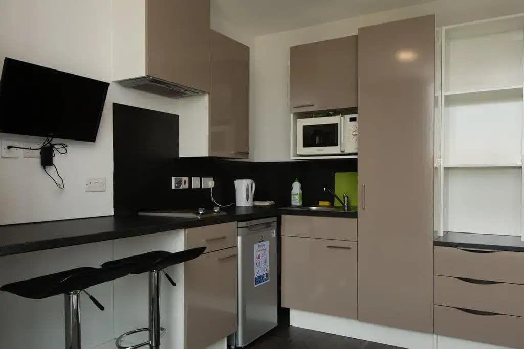 Destiny Student Holyrood - Campus Accommodation - photo 18