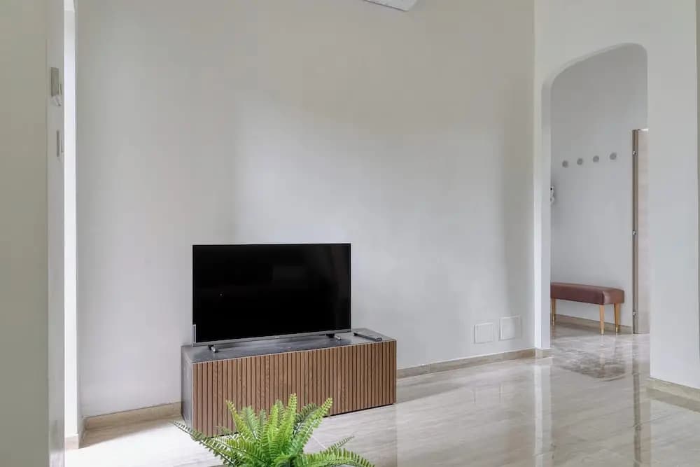 Chic flat with easy city centre access - photo 6