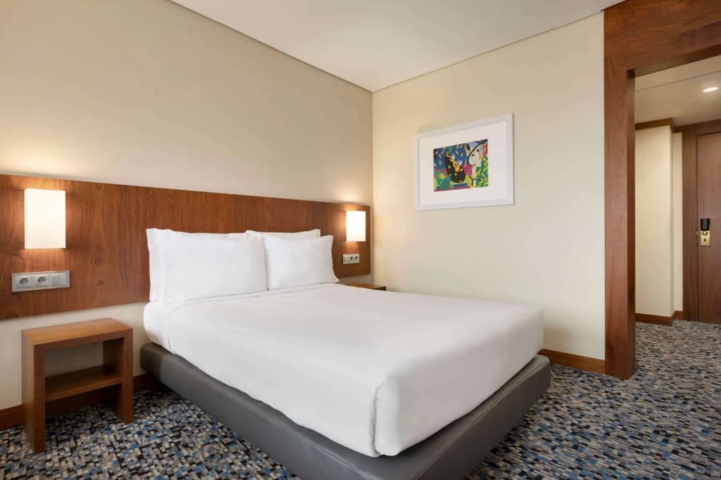 Ramada by Wyndham Lisbon - photo 3
