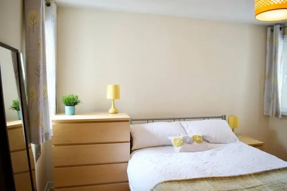 Spacious 3 Bed Apartment in Central Location - photo 11