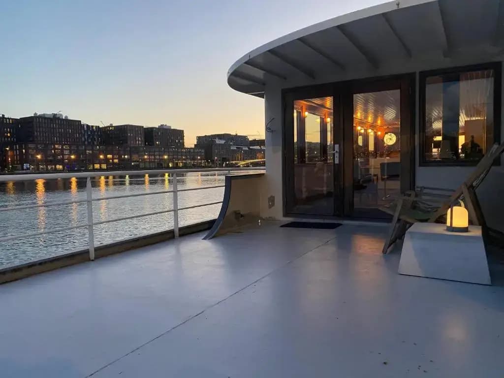 Stunning boat with a view - photo 4