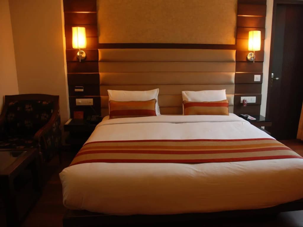 Hotel Metro Heights - photo 6