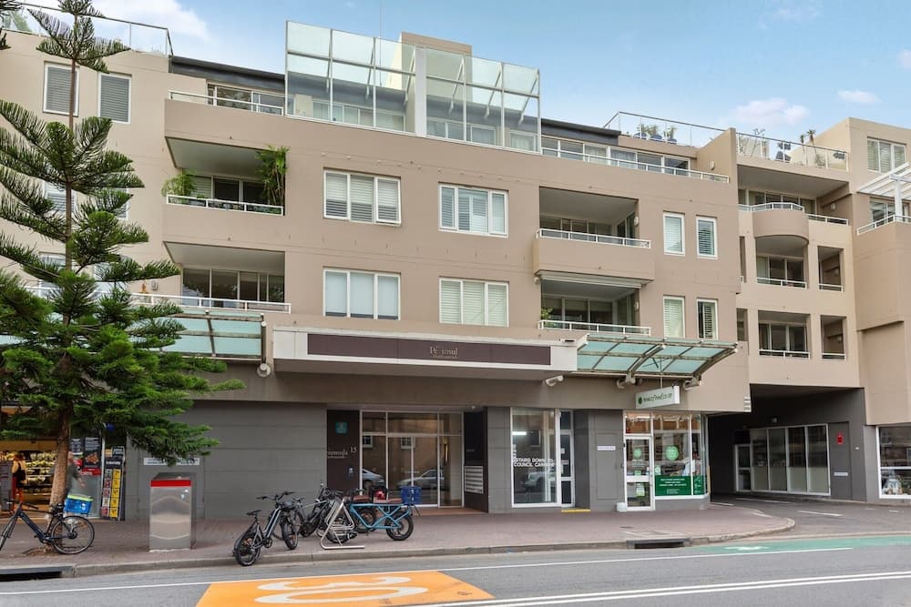Spacious 1 Bed Near Manly Beach - photo 2