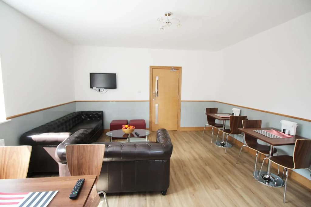 Flexistay Aparthotel Sutton - photo 12