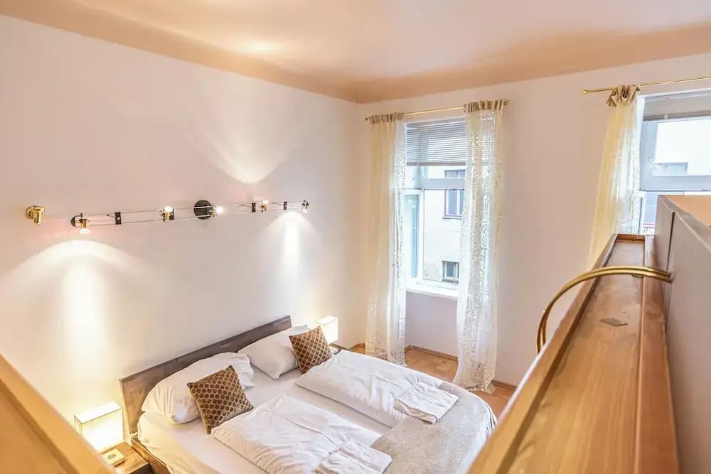 Chic 2BR City Stay Central Location - photo 4