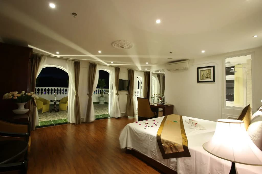 Orange Hotel - photo 6