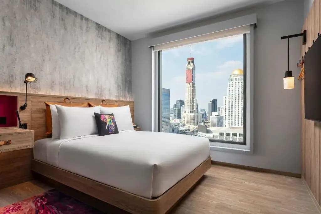 Moxy Bangkok Ratchaprasong - photo 4