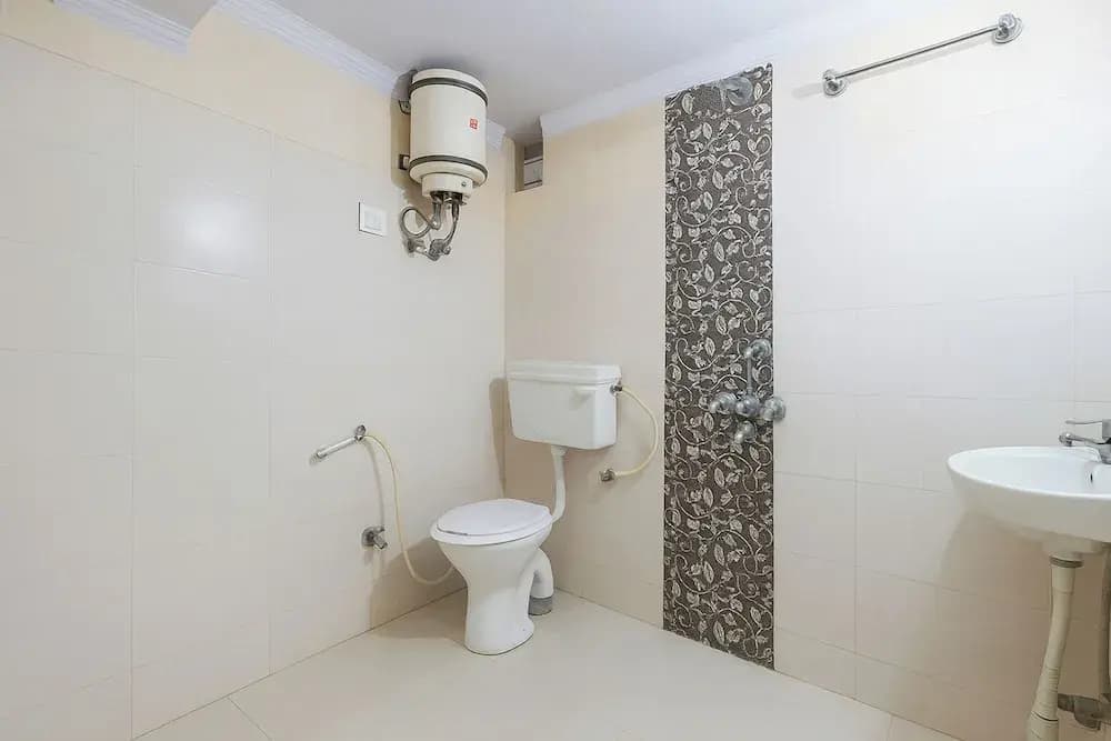 Fabhotel Decent - photo 7