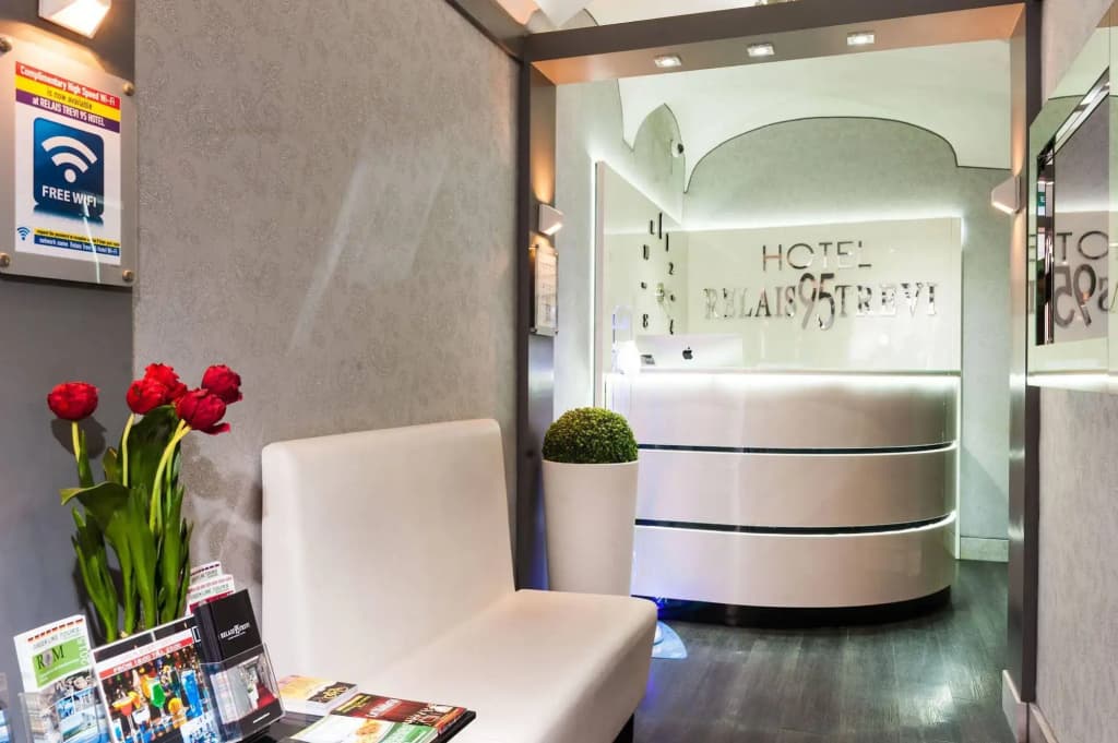 Relais Trevi 95 Boutique Hotel - photo 2