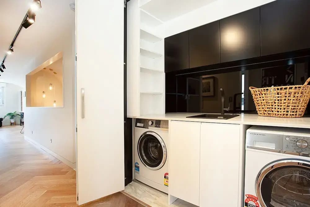 Perfect Located 2-bed With Spacious Balcony & BBQ - photo 3