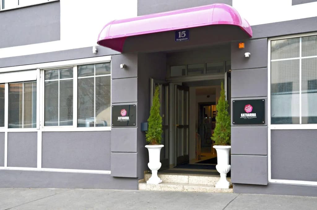 Hotel Calmo - photo 1