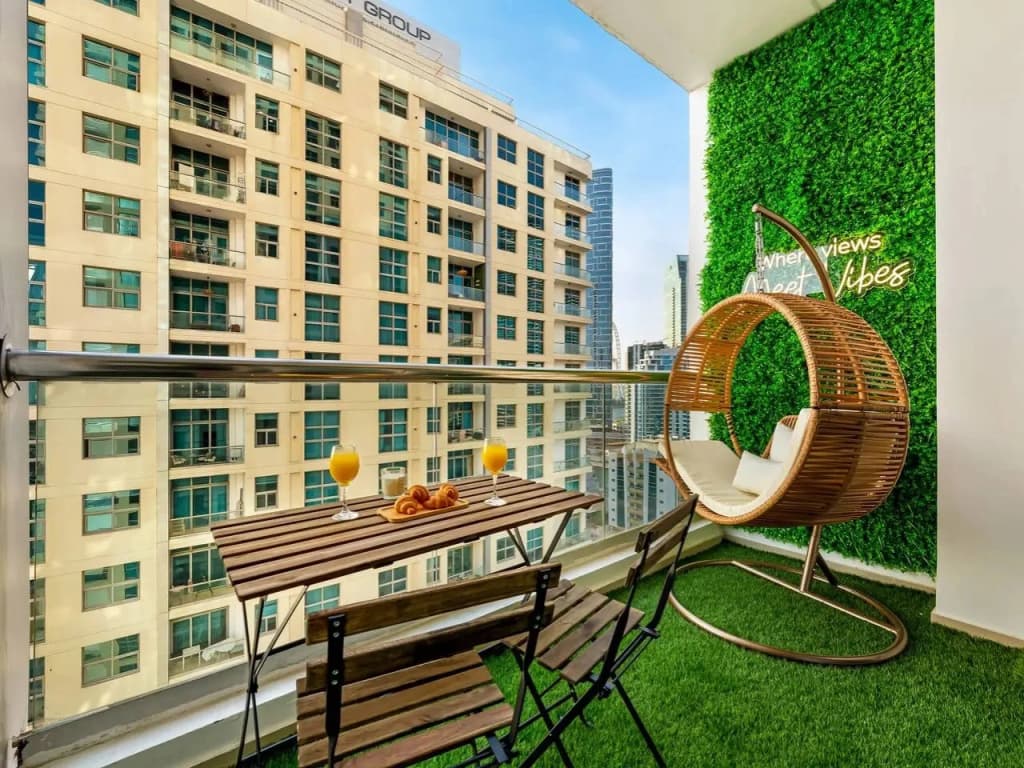 16th Floor Marina 1BR Sleeps 8 Near Beach Flat - photo 1
