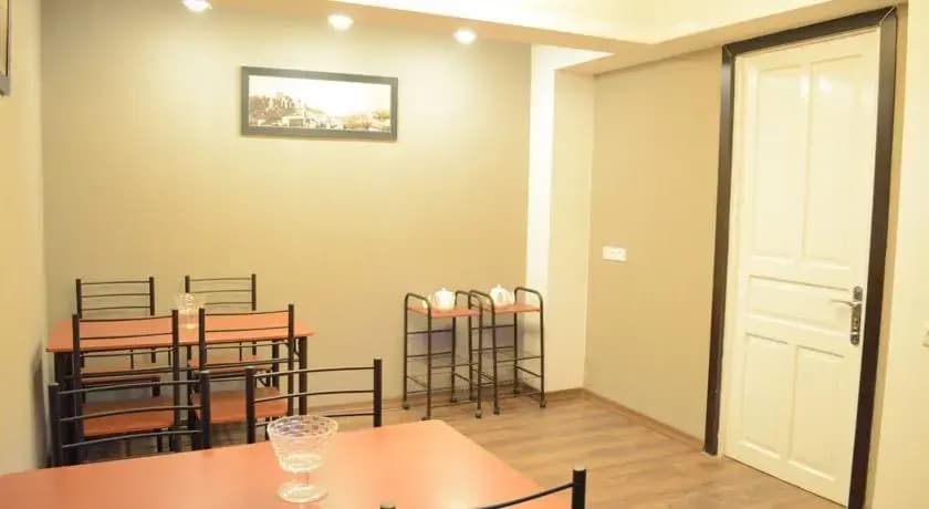 Three Rooms Hotel - photo 4