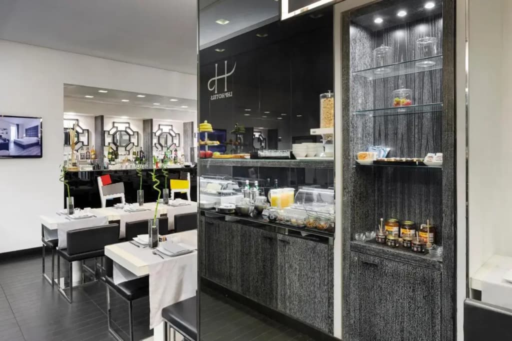 LHP Hotel Napoleon - photo 40