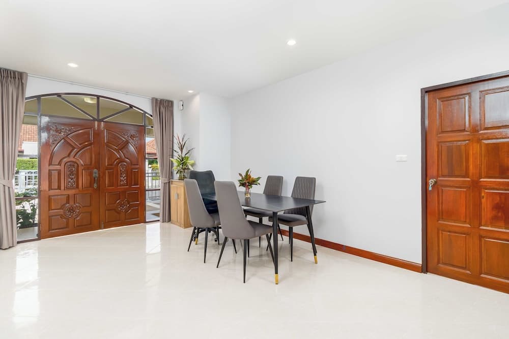 Poolside 3BR for Relaxed Stays V278 - photo 7