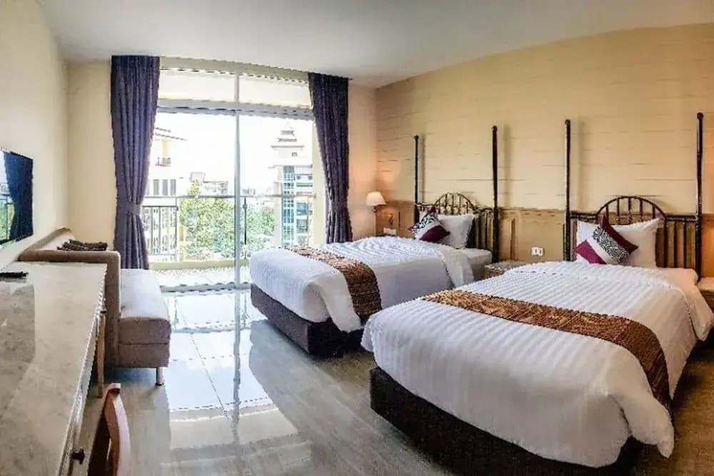 Crystal Luxury Hotel - photo 3