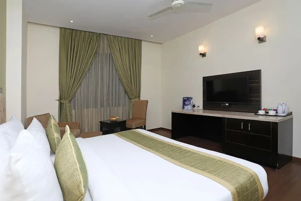 Hotel Glitz Westend Inn - photo 3