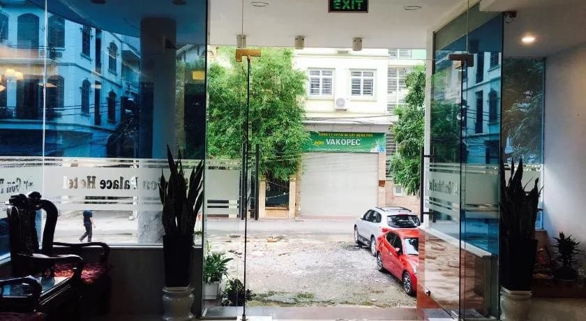 Saigon Palace by OYO Rooms - photo 15