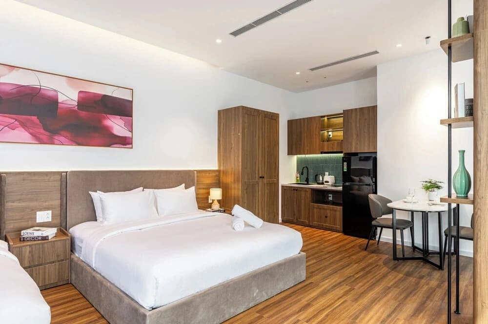 Chapter9 Serviced Suite - photo 5