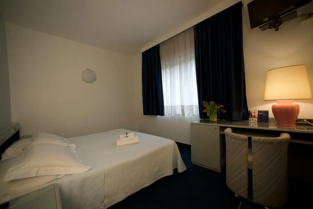 Club Hotel - photo 4