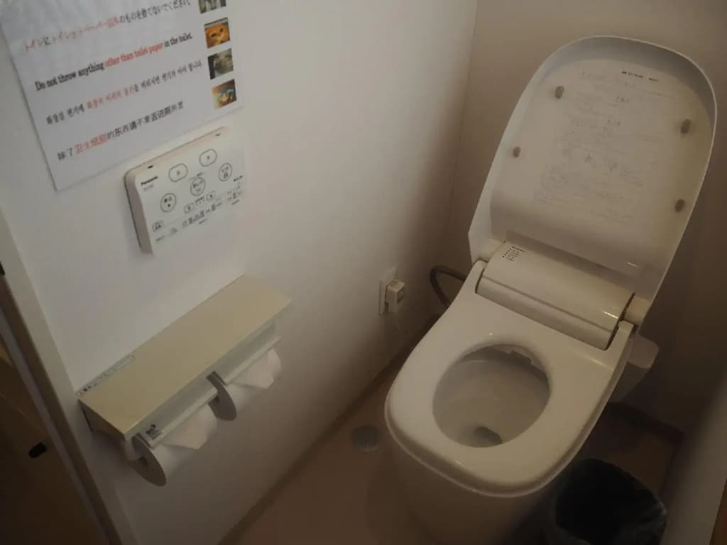 HOLIDAY VIEW INN - Hostel - photo 7