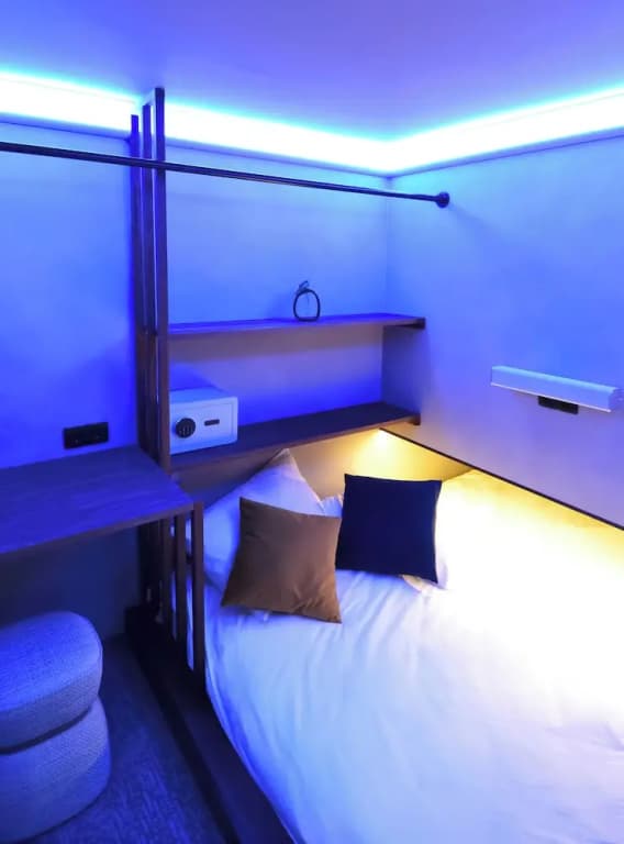 The Hyve Capsule hostel Amsterdam - photo 4