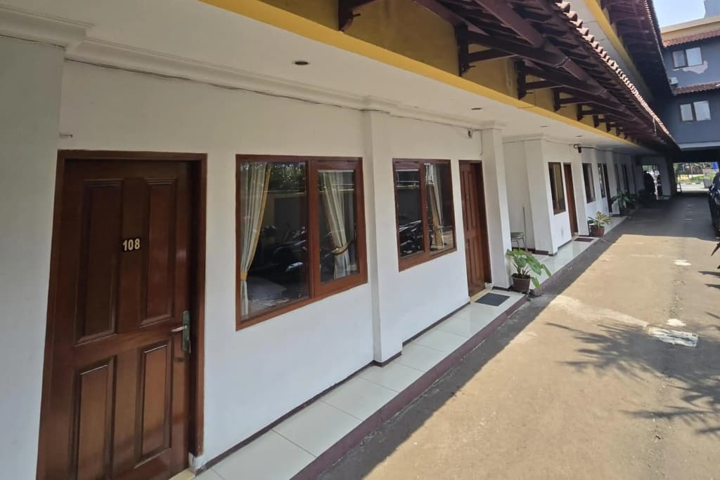 Hotel Maxim Kwitang Jakarta - photo 1