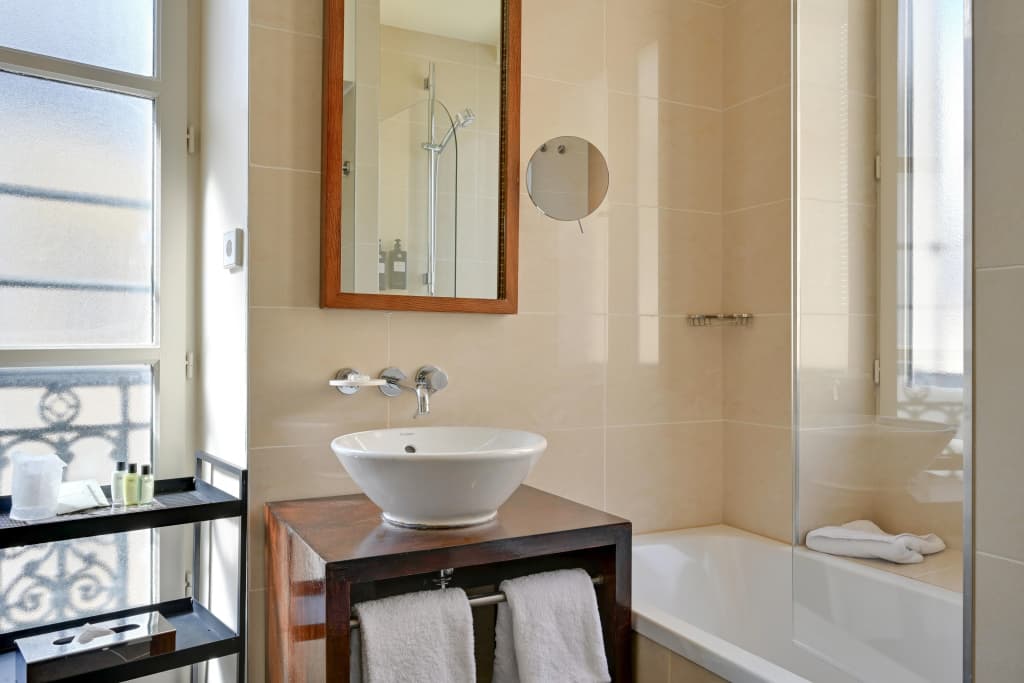 Holiday Inn Paris Palais de l'Elysée by IHG - photo 18