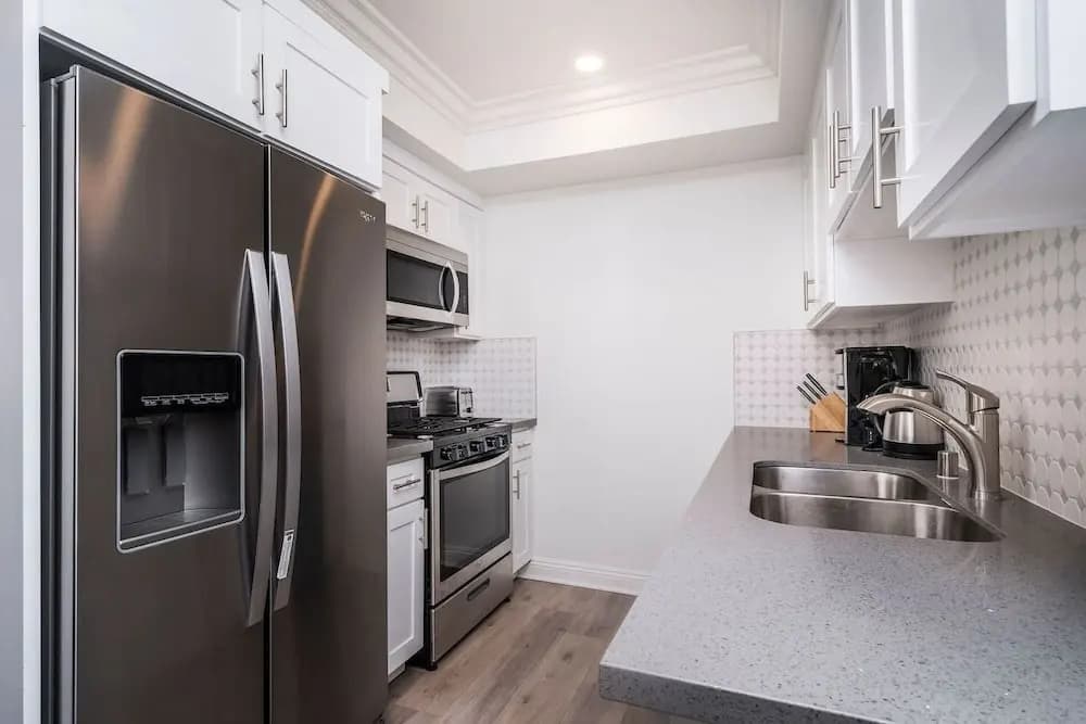 Brand NEW Luxury 3bdr Townhome In Silver Lake - photo 11
