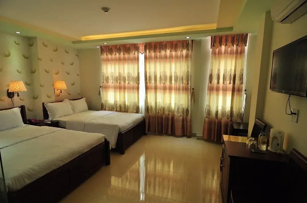 Red Rose Mallow Hotel - photo 3