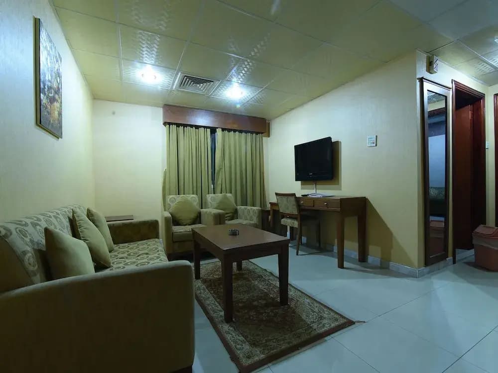 OYO 274 California Suites - photo 4