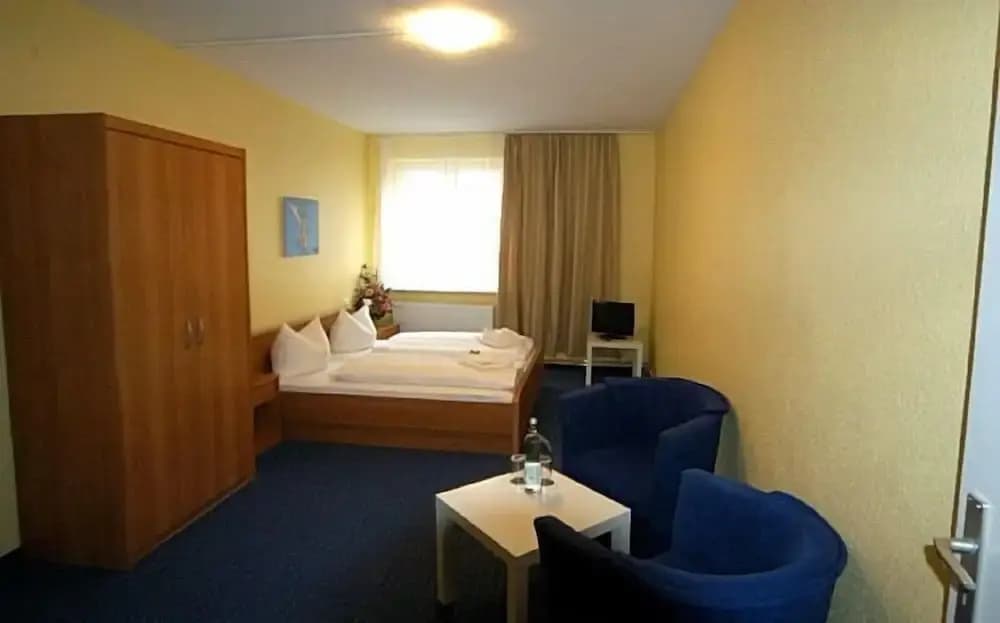 Hotel Siemensstadt - photo 2