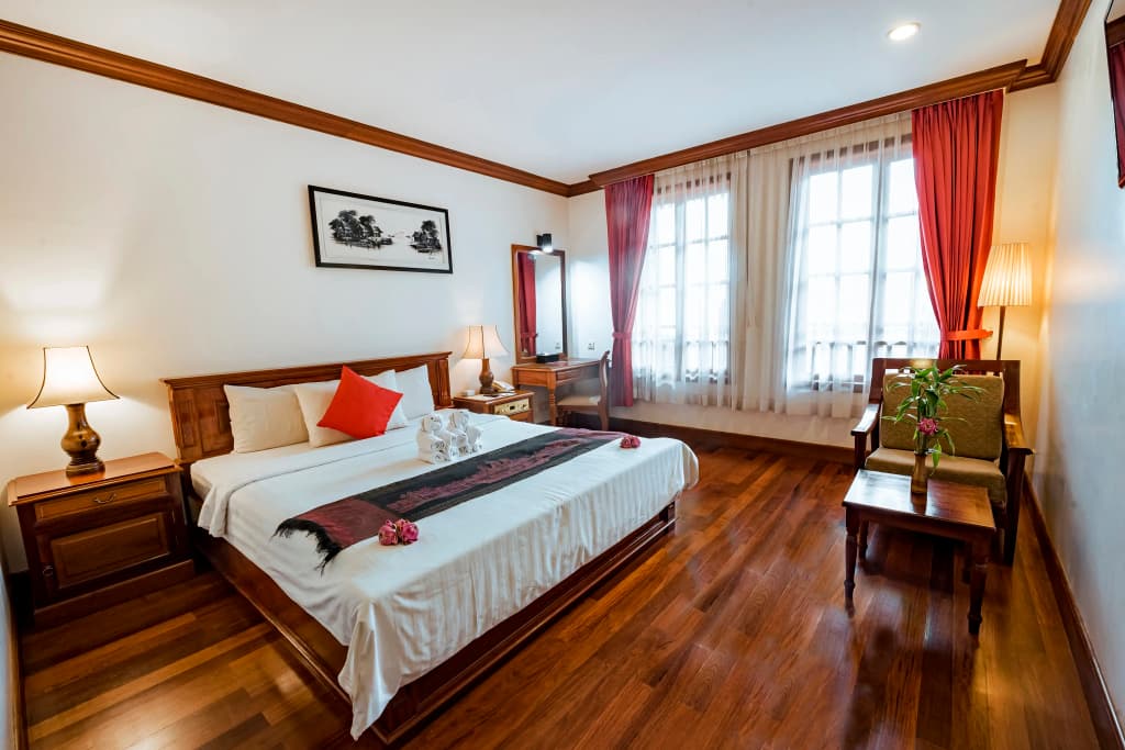 The Suite By Royal Crown Hotel - photo 6