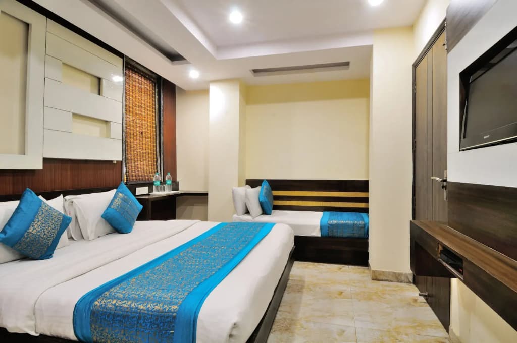 Hotel Gold Star Inn - photo 7