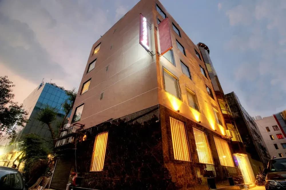 Hotel Paragon Suites - main photo