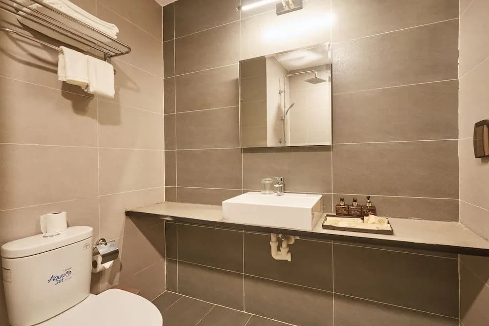 The Garden Capsule Hotel - photo 8