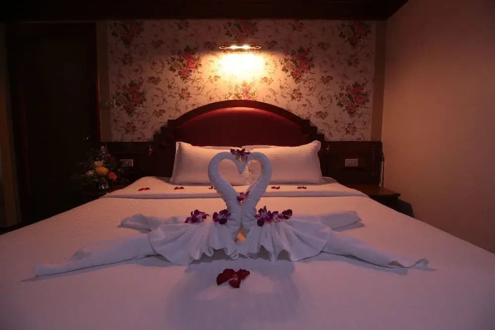 Taj Phuket Inn - photo 2